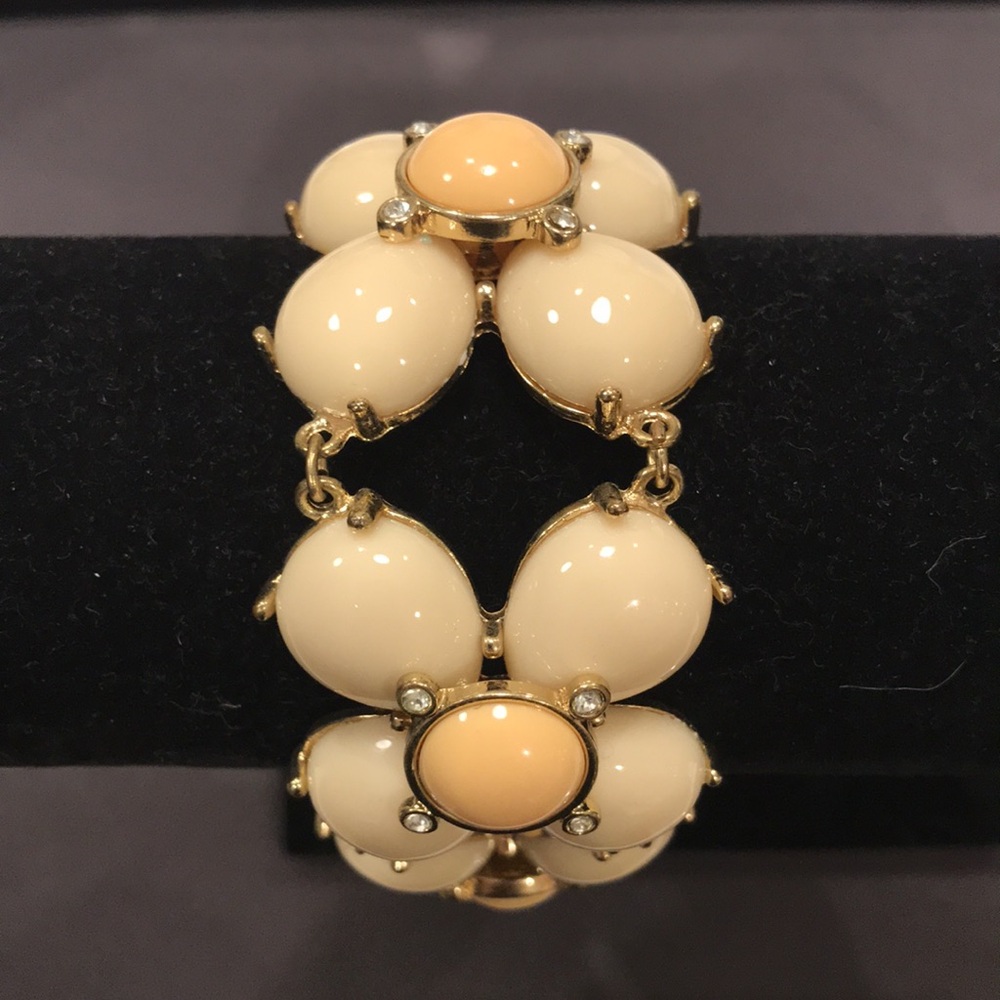 Cream and Light Peach Floral Link Bracelet - Picture 6 of 9